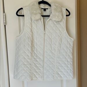 I.N. Studio White Quilted Vest with Faux Fur Collar